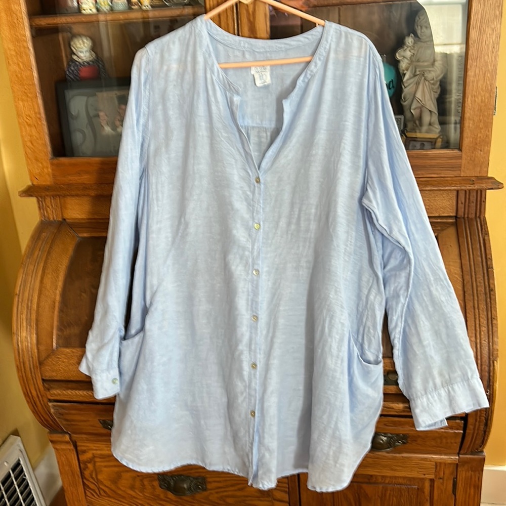 XL 100% linen women’s tunic top in baby blue